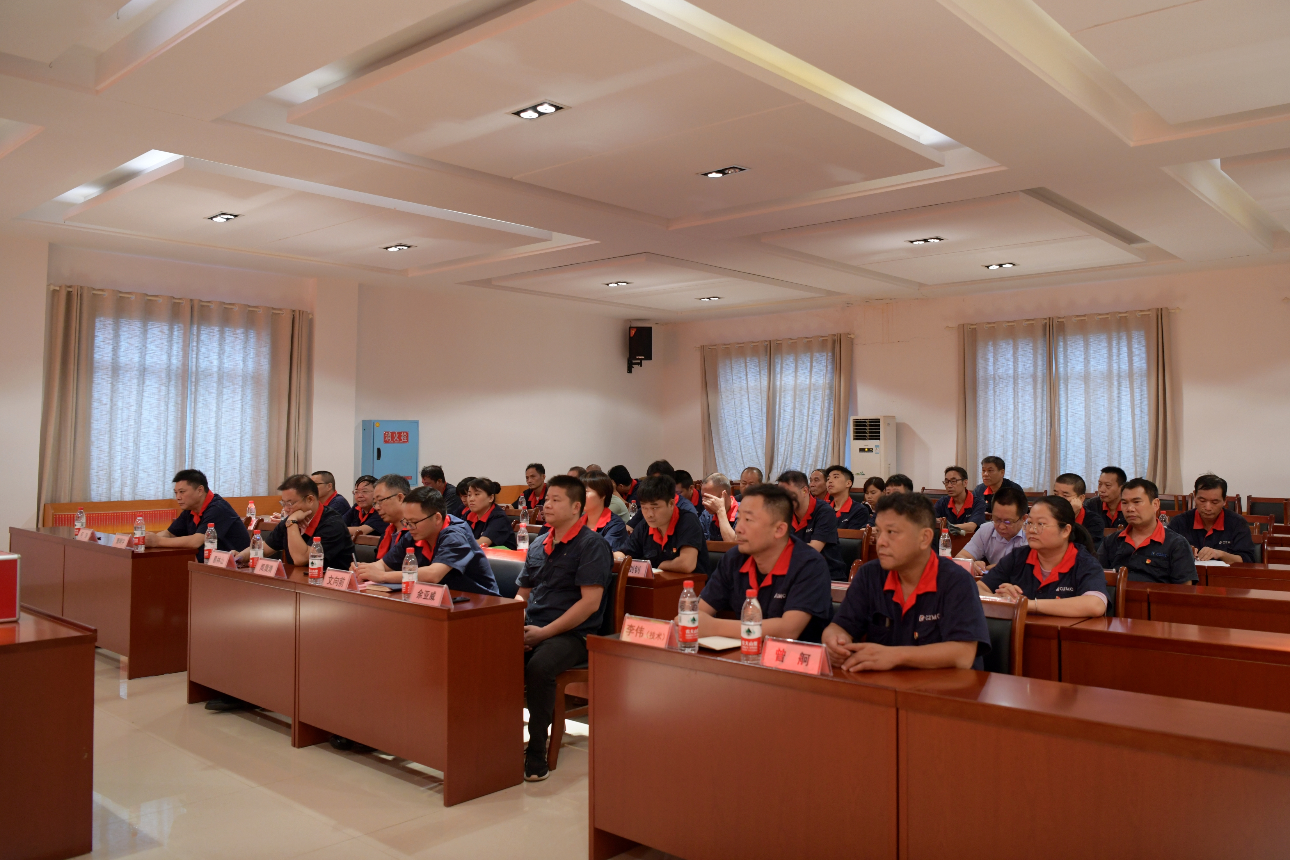 中共湖南長重機(jī)器股份有限公司二屆二次黨員大會暨委員增補選舉大會順利召開